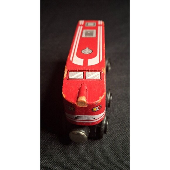 Maison Joseph Battat Wooden Train Engine and Car Brio Thomas Track Campatible - Picture 4 of 13